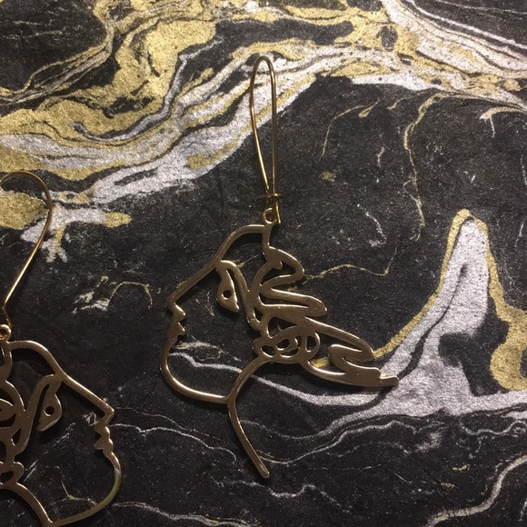 The Minimal Modern “baroque” earring gold plated - Picture 2 of 2